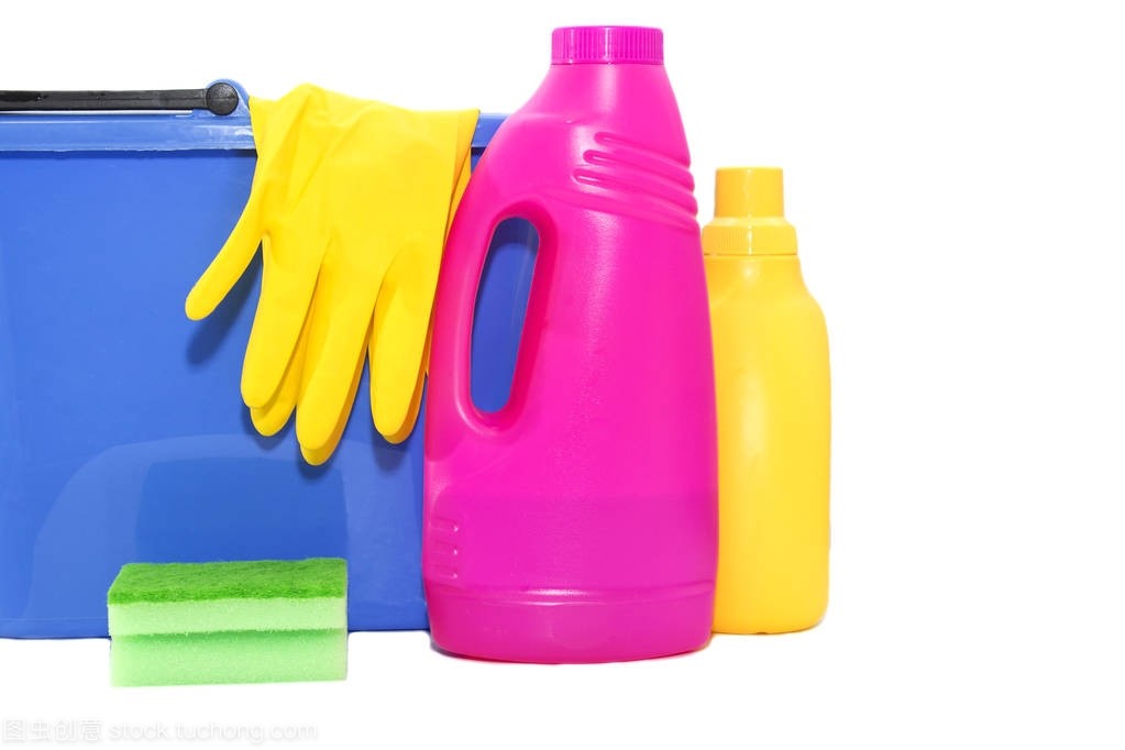 潔凈之源 存儲桶中的清潔與洗滌用品